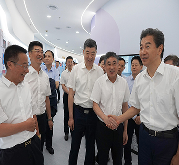 江蘇省住建廳黨組書記費少云帶隊到達欣集團調研指導工作